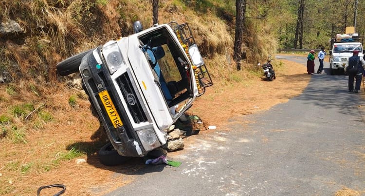 Tehri Accident: मुलगढ़ धमातोली मोटर मार्ग पर पलटी सुमो, नवविवाहिता गंभीर घायल, एम्स ऋषिकेश रेफर