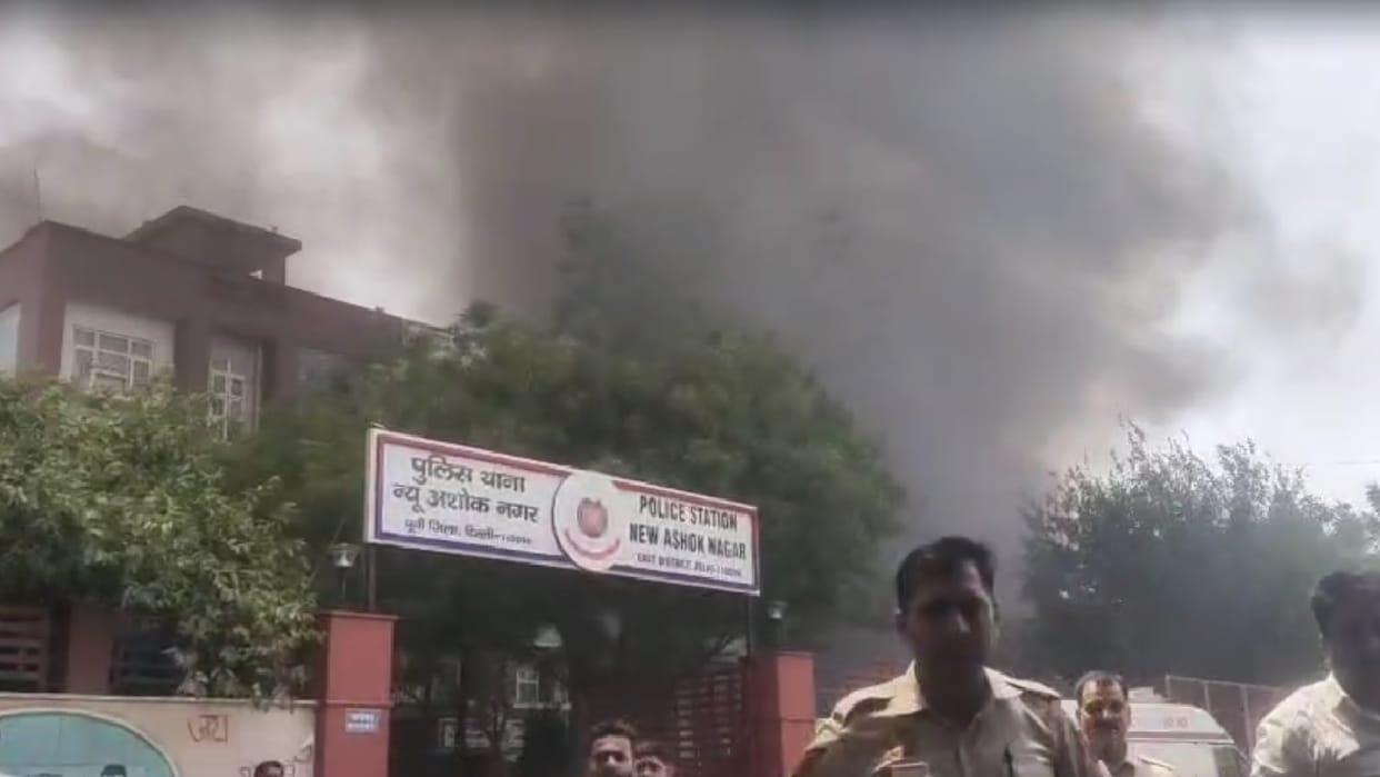 Fire broke out in vehicles parked in warehouse inside New Ashok Nagar police station