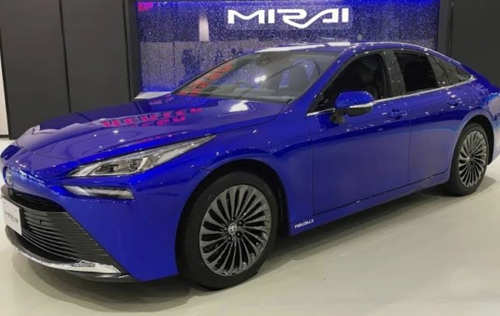 No Smoke, No Pollution: Hydrogen Car Emits Only Pure Water From Its Exhaust