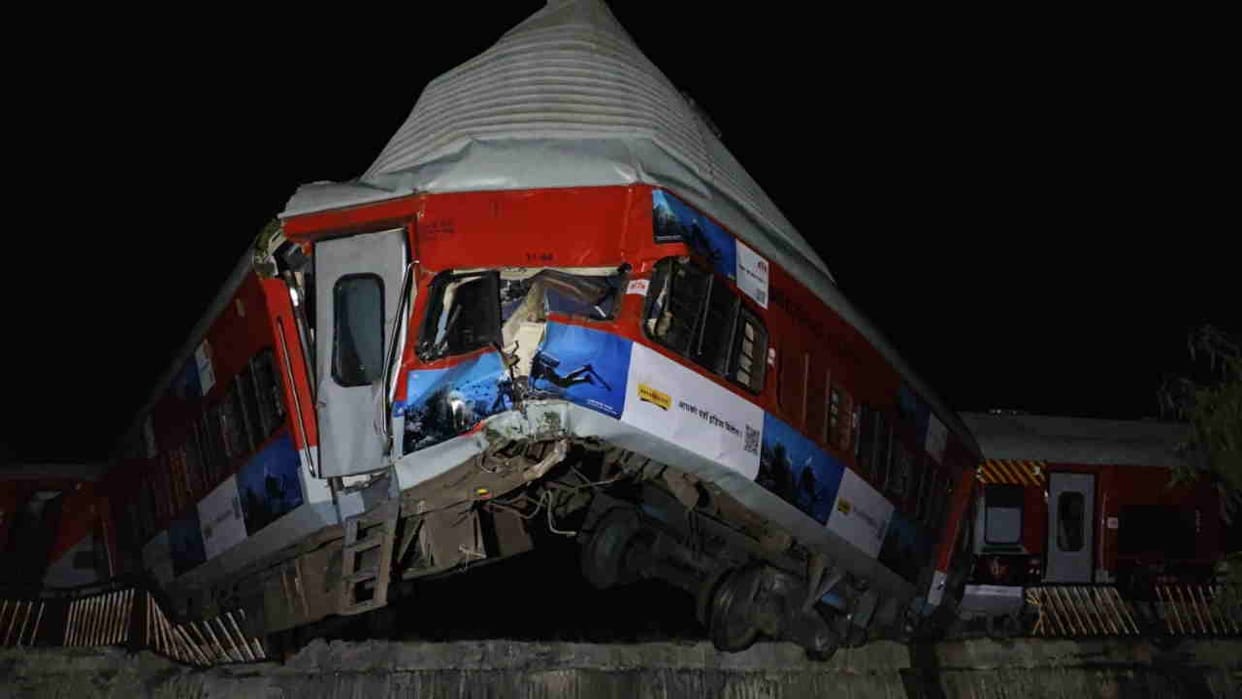 Ujjaini Express accident train derailed in dead of night raised numerous questions Rishikesh Train Accident