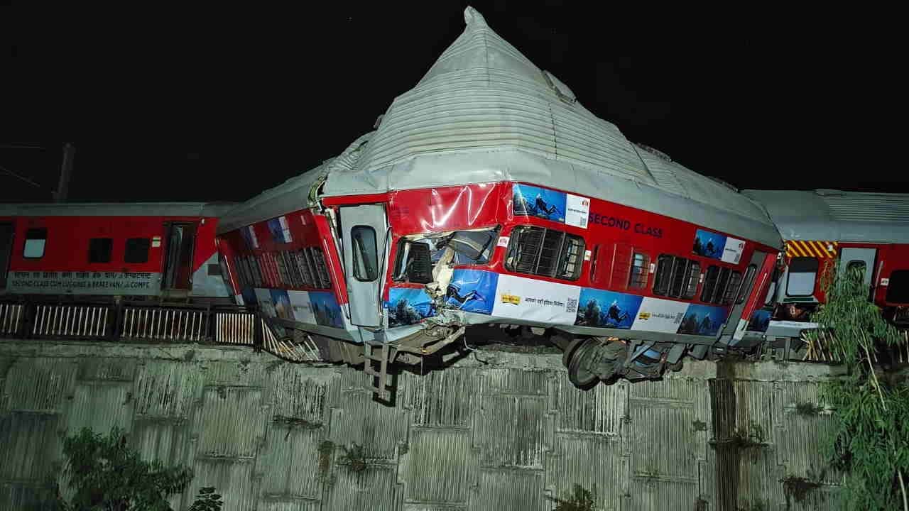 Ujjaini Express accident train derailed in dead of night raised numerous questions Rishikesh Train Accident