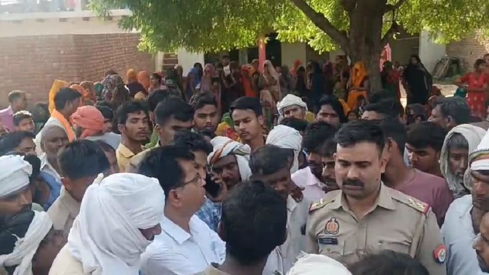 young man died after being hit by high-tension line in Agra