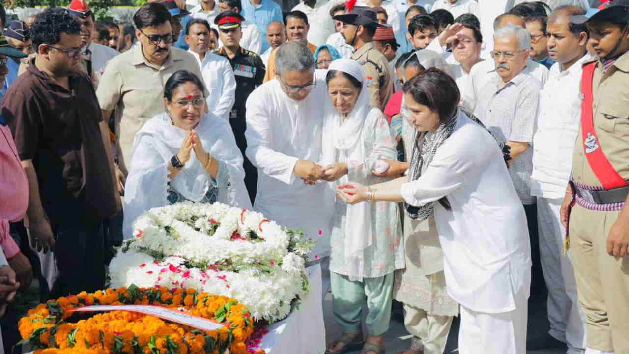 Tributes Paid to B.C. Khanduri; CM Dhami Vice President Rajnath Singh and Nitin Gadkari Express Condolences