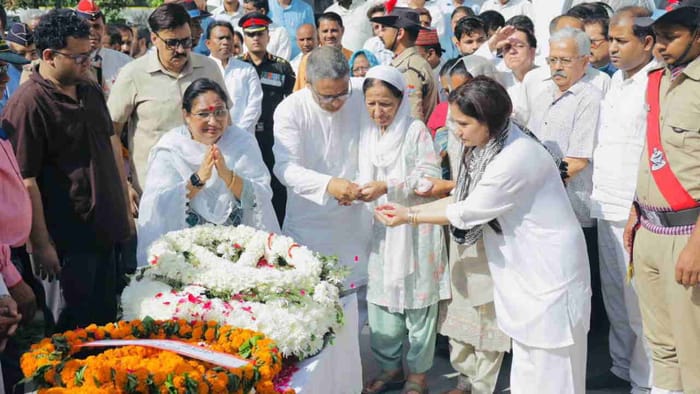 Tributes Paid to B.C. Khanduri; CM Dhami Vice President Rajnath Singh and Nitin Gadkari Express Condolences