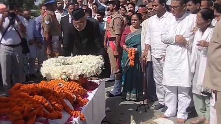 पूर्व सीएम खंडूड़ी के निधन पर उपराष्ट्रपति ने जताया शोक, श्रद्धांजलि देने आवास पर पहुंचे