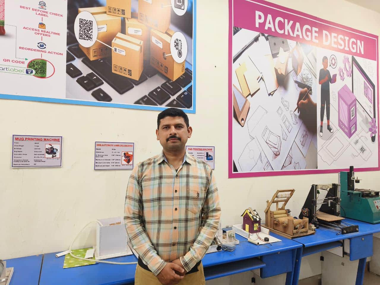 सहायक प्राध्यापक अभिषेक पाण्डेय