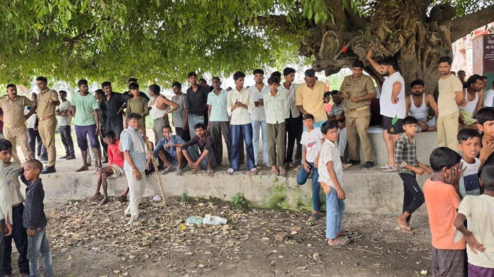 Embankment Collapses While Digging Soil in Moradabad; Two Women Dead, Third in Critical Condition