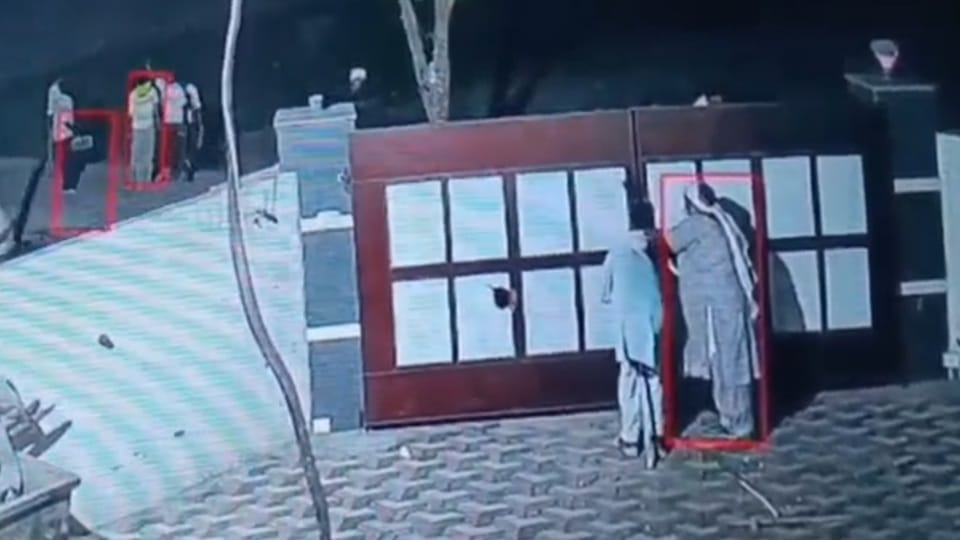 Man attacks his family over land dispute