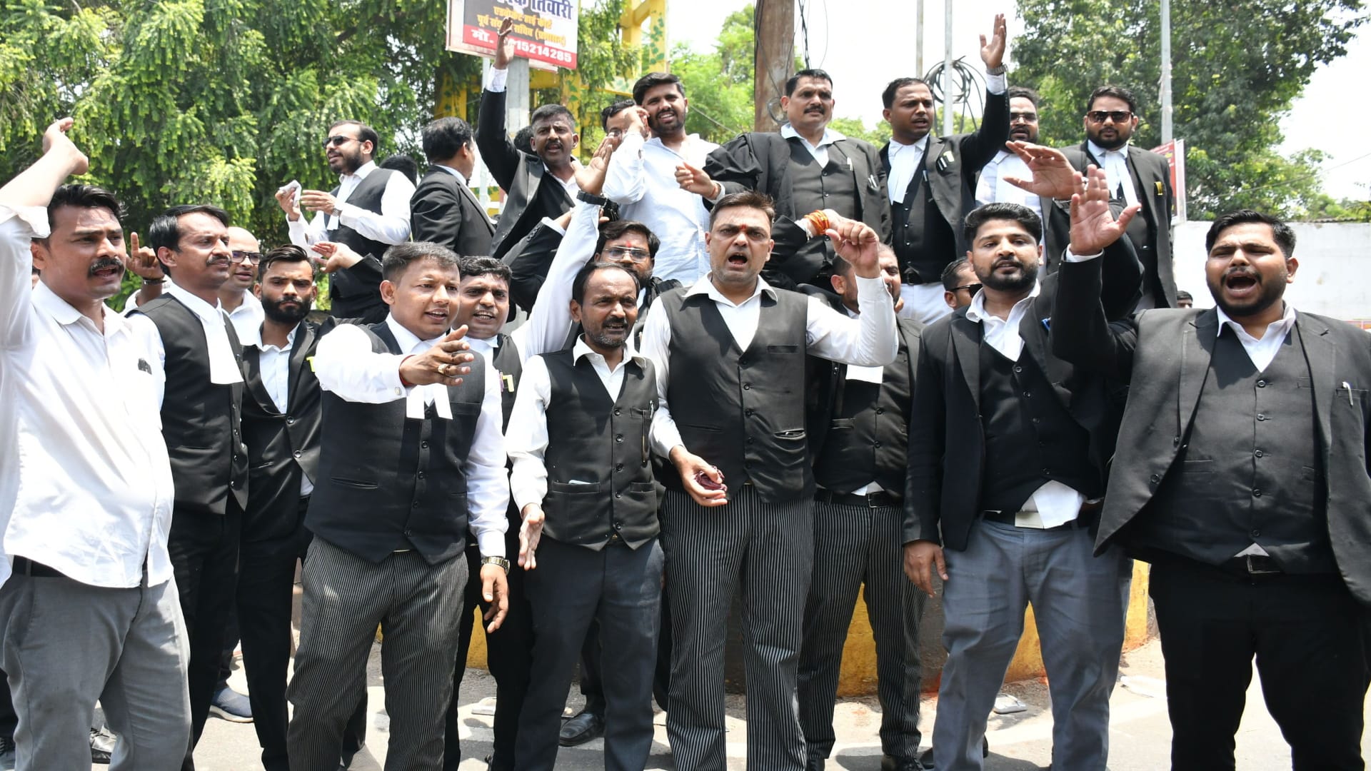 Doctors and attendants clash at SRN Hospital, OPD emergency services halted following the uproar