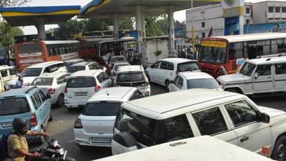Diesel Demand Surges In Gorakhpur, Multiple Petrol Pumps Run Dry, Long Queues For Gas Cylinders