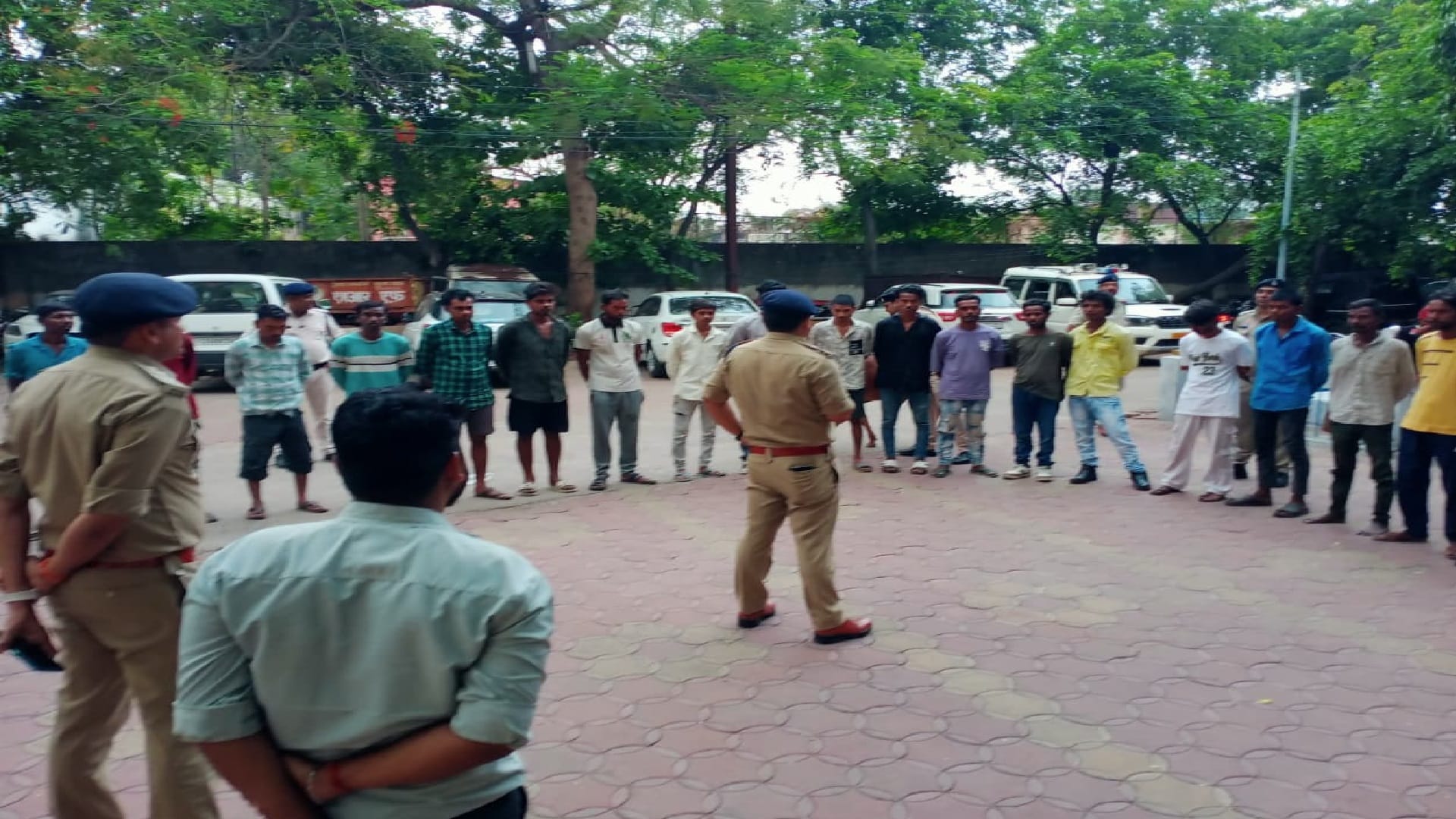 रायपुर में बदमाशों पर पुलिस का शिकंजा
