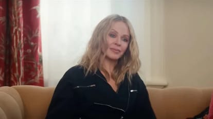 kylie Minogue revealed her private battle from breast cancer during 2021  सार-