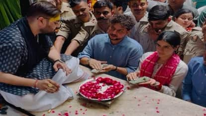 Cricketer Kuldeep Yadav offers prayers at Banke Bihari Temple at vrindavan in mathura