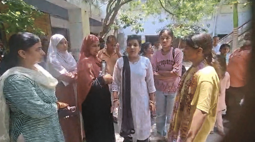 Lucknow: Teachers are upset after a court notice was posted at Chutki Bhandar College.