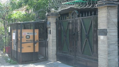 Grand Encroachments by Dignitaries in Moradabad: Parking in Parks, Generators Placed Over Drains