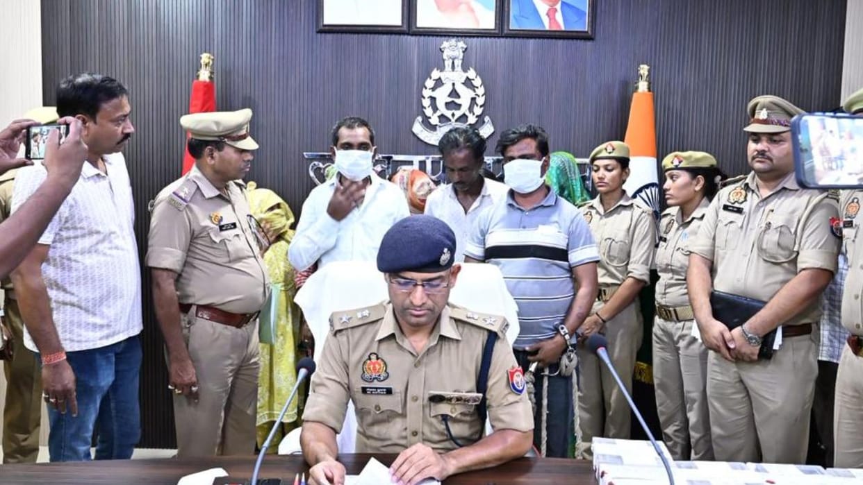 Lalitpur: Bride robbery gang busted, eight arrested including five young women