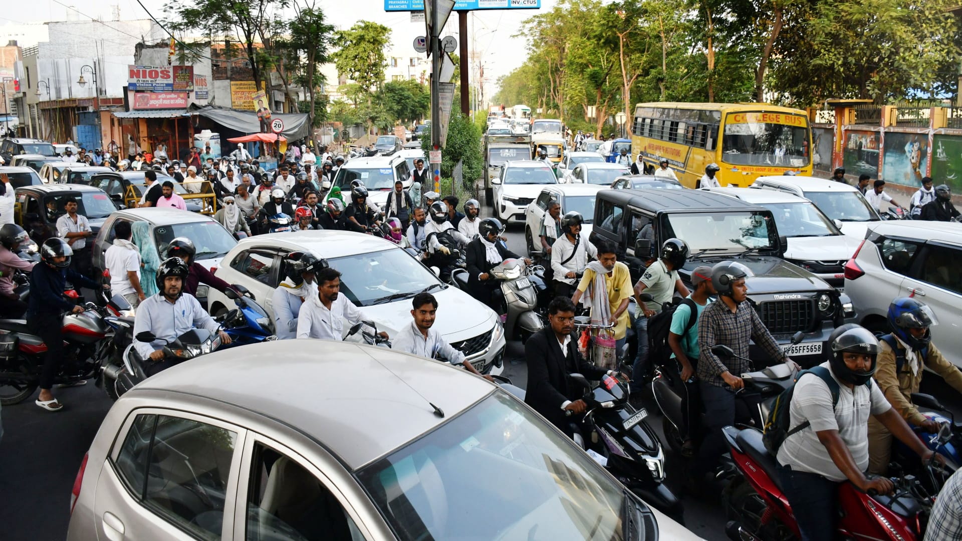 Doctors and attendants clash at SRN Hospital, OPD emergency services halted following the uproar