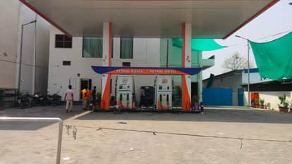 Petrol-Diesel Price Hike Rush Fill Up Tanks Prices Rise Two-Wheelers Limited to 200 Worth of Fuel