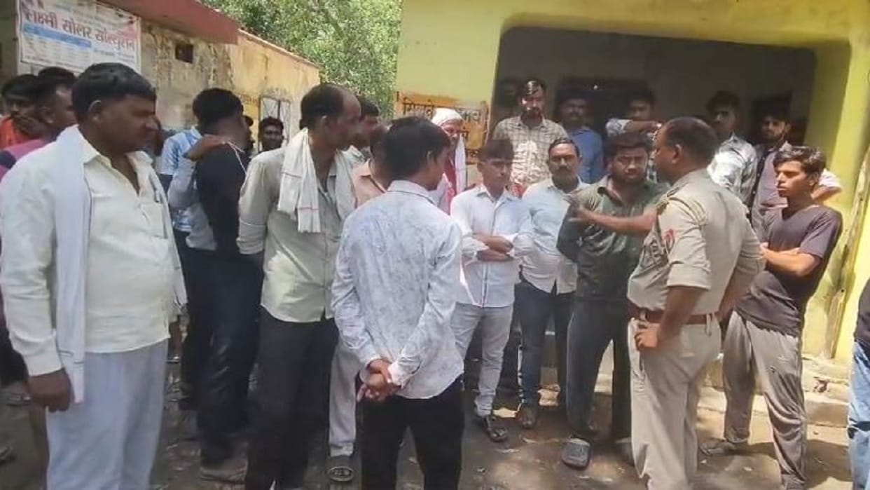 People Anger Erupts Over Power Cuts Amidst Scorching Heat in Budaun