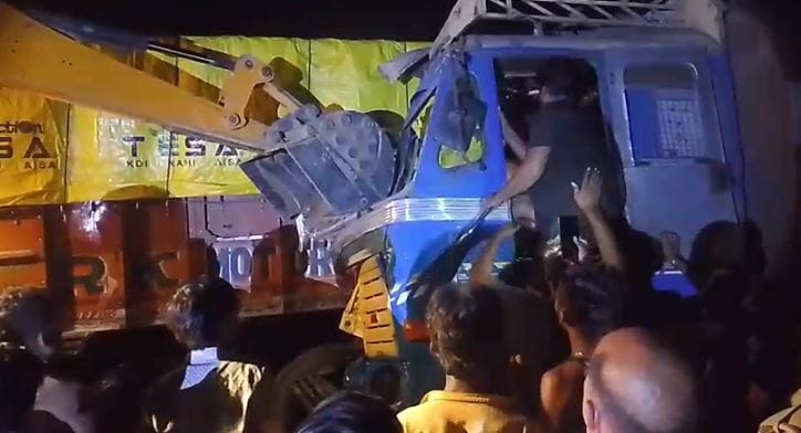 truck crashes into a truck parked on the roadside in Budaun