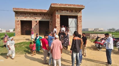 Miscreants held a family hostage and committed robbery in Budaun