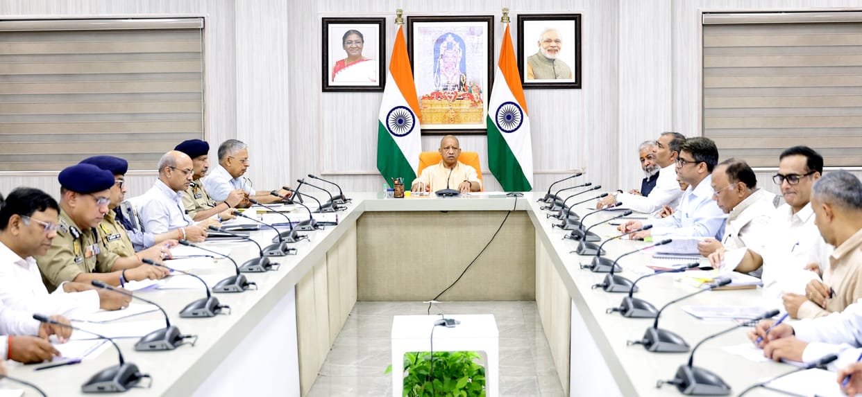 CM Yogi Adityanath said: "Stunting on the road will be in trouble, strict action should be taken against thos