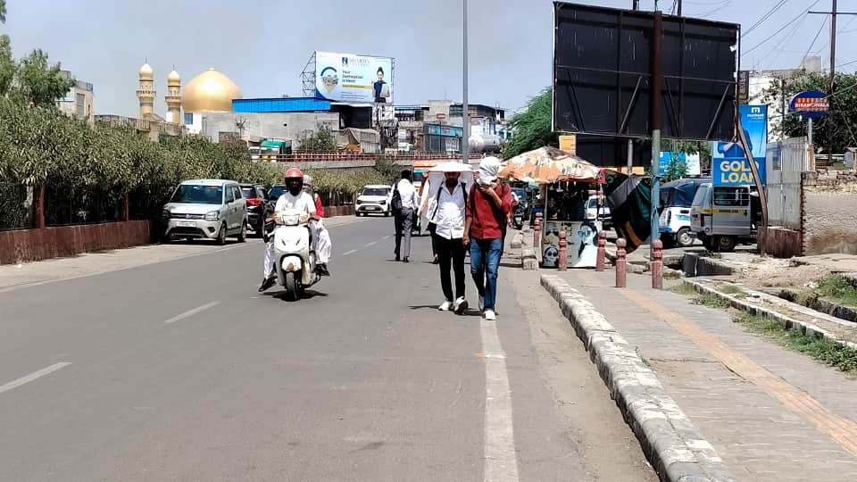 Heatwave Hits Agra Hard: Over 3,000 Patients Visit SN Medical College OPD