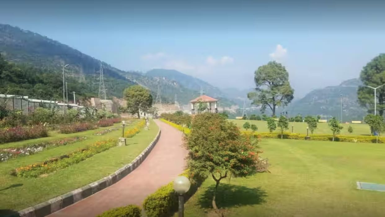 Heatwave wilts Jakhani Park's blooms Floriculture Dept fights to save tourist hotspot Udhampur