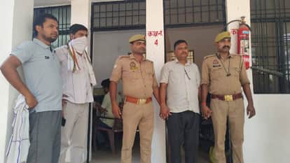 anti-corruption team caught employee of CMO office red-handed while accepting bribe In Balrampur
