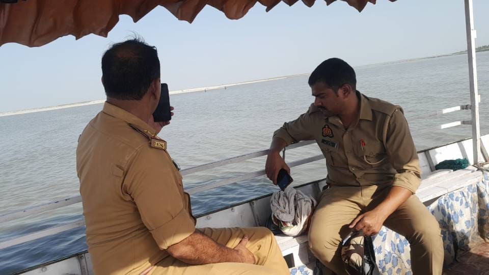 Youth goes missing while bathing in Saryu River in Barabanki divers join search