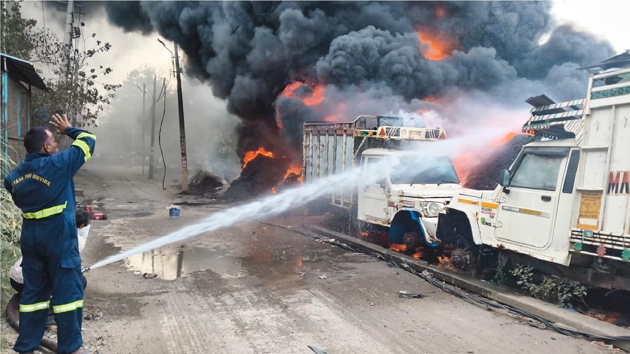 Fire breaks out at scrap yard on Red Cross Road in MIE, Bahadurgarh two pickup trucks-Canter reduced to ashes
