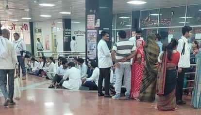 Orai Junior Doctors Stage Sit in Protest Against FIR Patients Inconvenienced as OPD Services Halted
