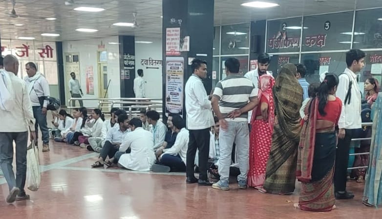 Orai Junior Doctors Stage Sit in Protest Against FIR Patients Inconvenienced as OPD Services Halted