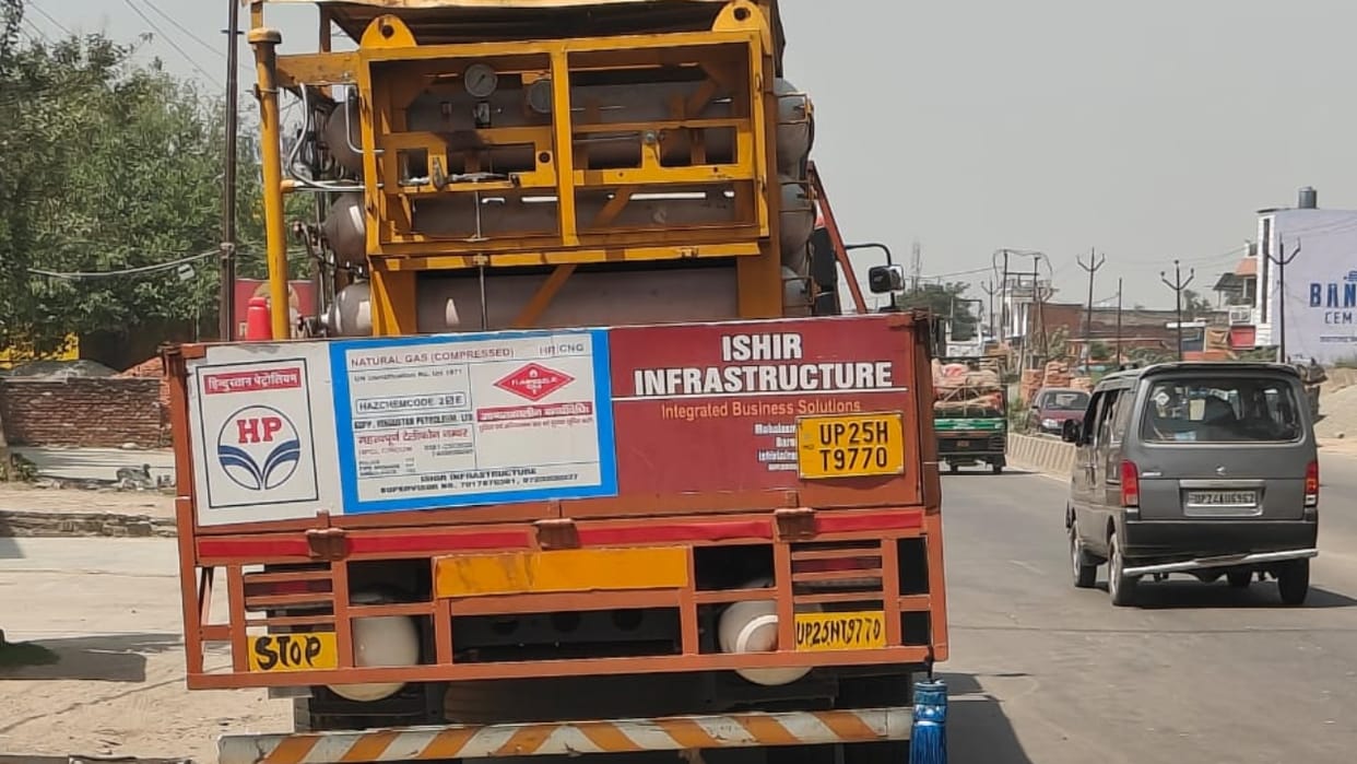 CNG Capsule Leaks on Lalphatak Flyover in Bareilly