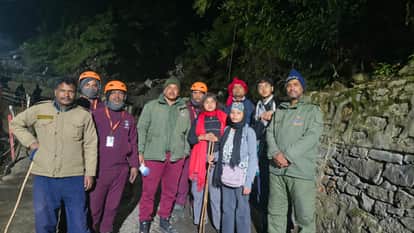 Kedarnath Yatra Taking a Shortcut Delhi Devotees Stranded by Riverbank Rescued by Police