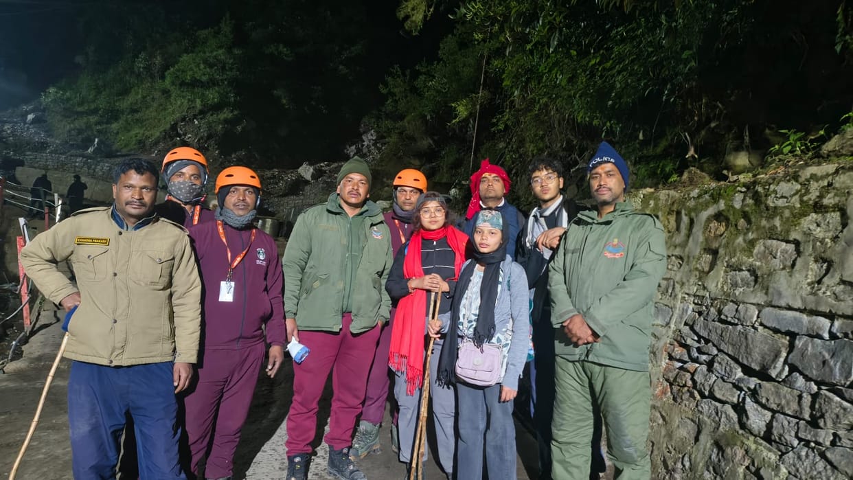 Kedarnath Yatra Taking a Shortcut Delhi Devotees Stranded by Riverbank Rescued by Police
