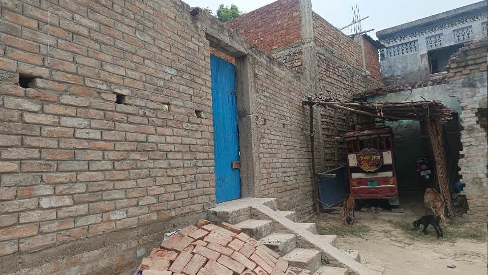 father hacked Minor Daughter into pieces in Kushinagar He Disapproved of Her Talking to a Young Man