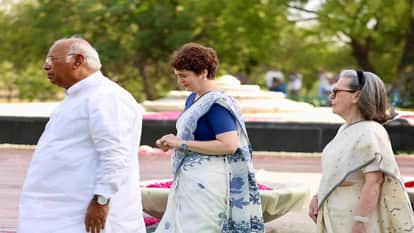 Sonia, Rahul and Priyanka seen together on Rajiv's death anniversary, see photos