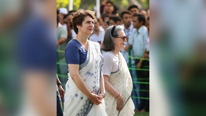 Sonia, Rahul and Priyanka seen together on Rajiv's death anniversary, see photos