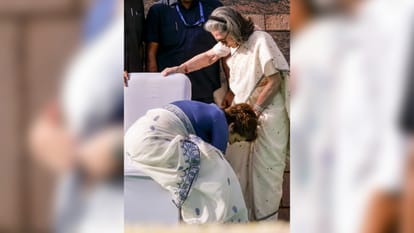 Sonia, Rahul and Priyanka seen together on Rajiv's death anniversary, see photos