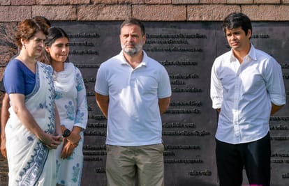Sonia, Rahul and Priyanka seen together on Rajiv's death anniversary, see photos