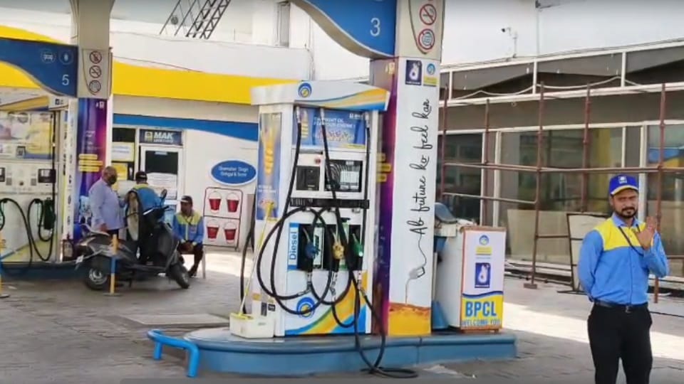 Petrol-Diesel Crisis in Punjab Pumps Run Dry in Several Districts Including Jalandhar