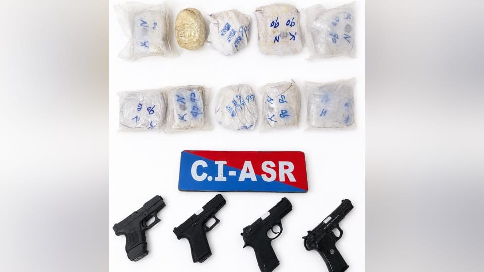 Counter Intelligence Amritsar drug illegal arms ammunition smuggling module two arrest Heroin pistol