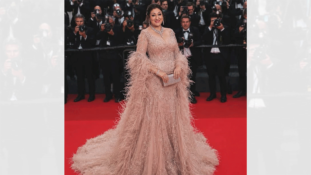 Govinda Wife Sunita Ahuja Attend Cannes Festival Share Photos Made By AI