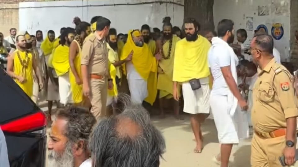 Devotees Relieved as Premanand Maharaj Reappears Amid Health Rumours in Vrindavan