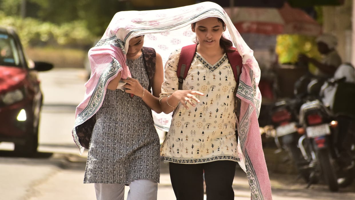Prayagraj Temperature: Heat breaks all records in Prayagraj, mercury crosses 47 degrees