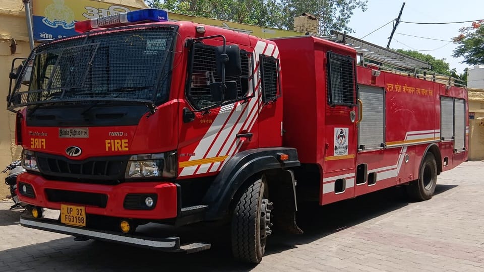 42-meter high hydraulic lift for fire fighting