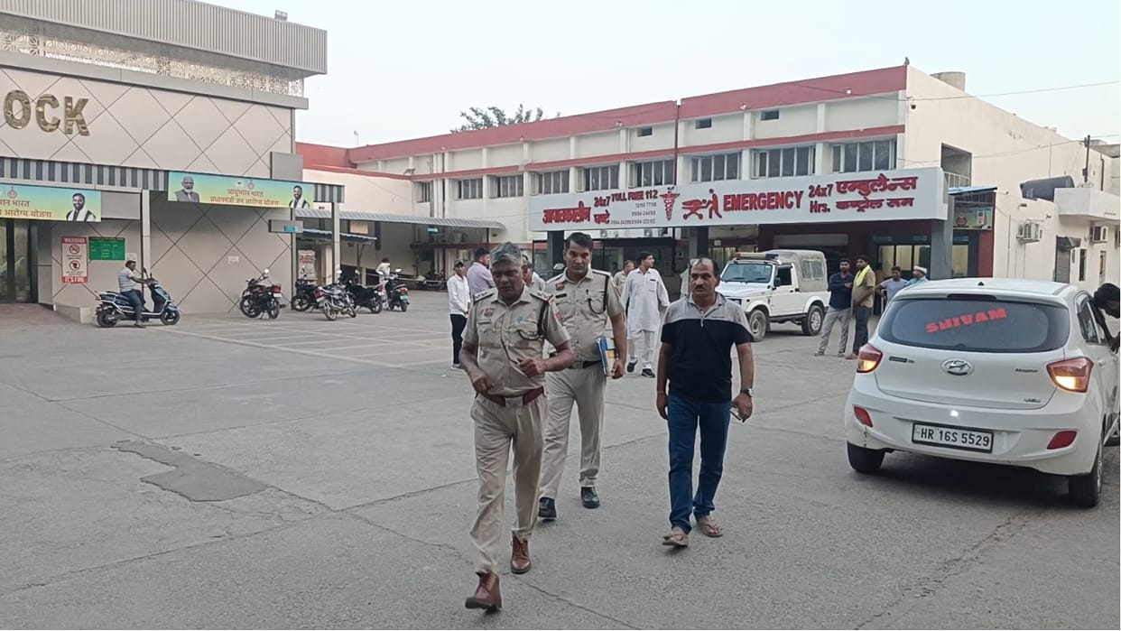 Erickshaw and Car Collide in Bhiwani: Woman Dies in Accident; Mother of Two Passes Away at Hospital