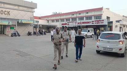 Erickshaw and Car Collide in Bhiwani: Woman Dies in Accident; Mother of Two Passes Away at Hospital