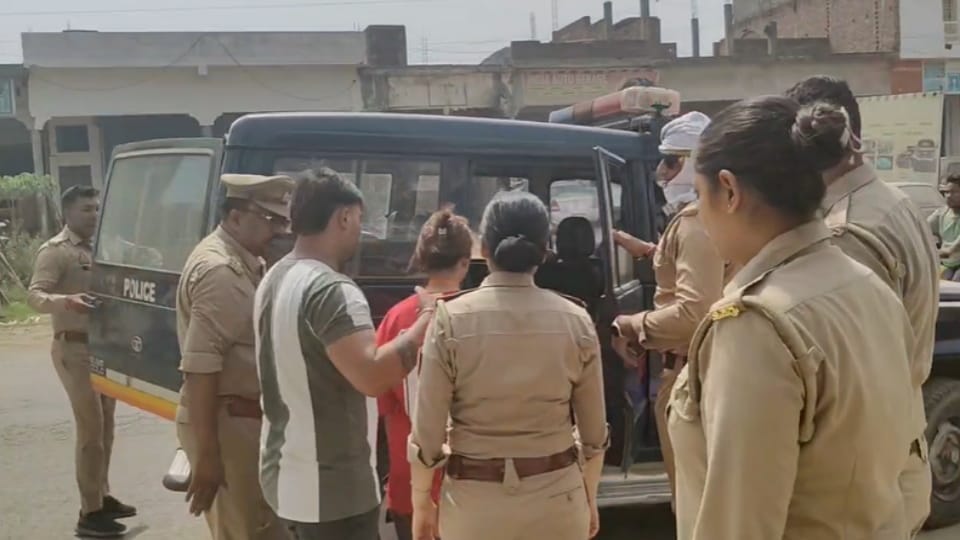 Fake Hotel Raids for Extortion: Four Including Husband-Wife Arrested in Bijnor